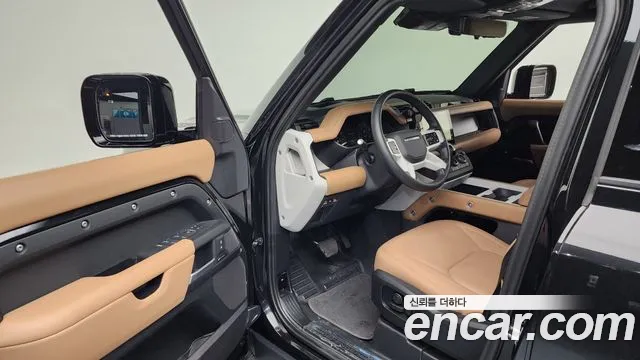 Land Rover Defender 2024