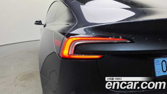 Tesla Model 3 2025