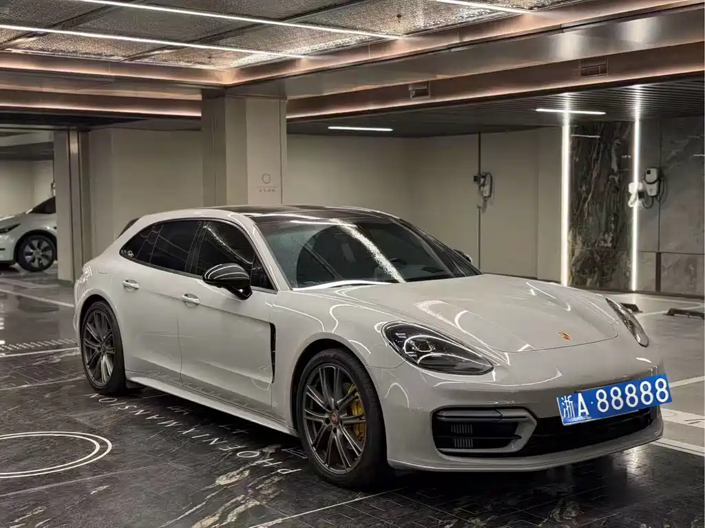 Porsche Panamera 2023