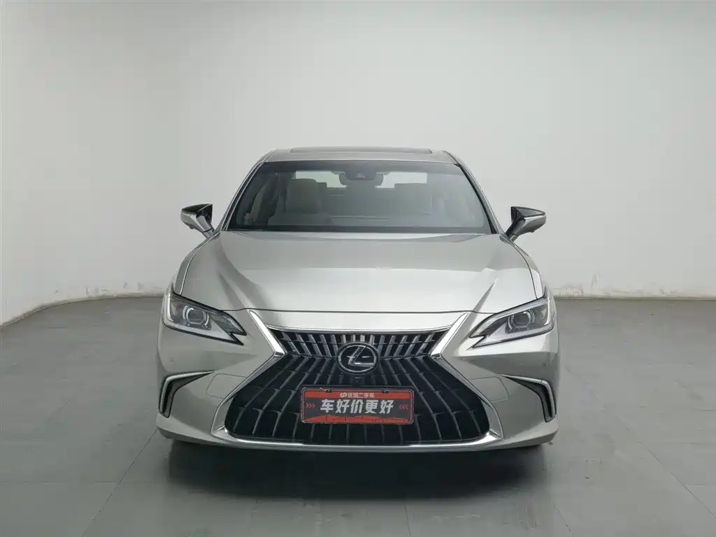Lexus ES 2023
