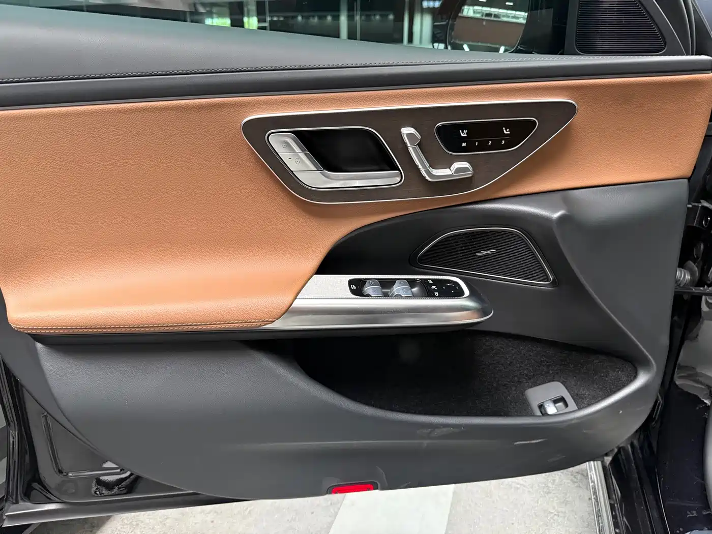 Mercedes-Benz E-Класс 2025