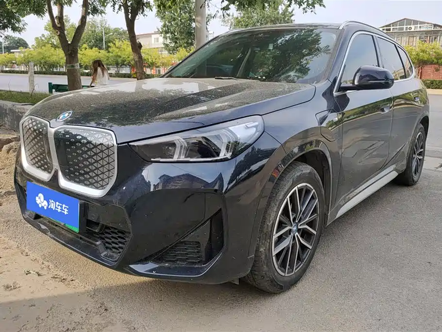 BMW iX1 2024
