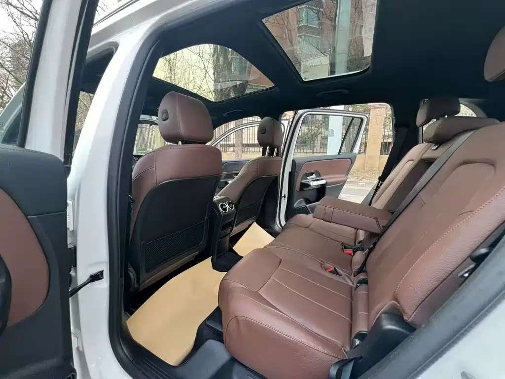 Mercedes-Benz GLB 2023