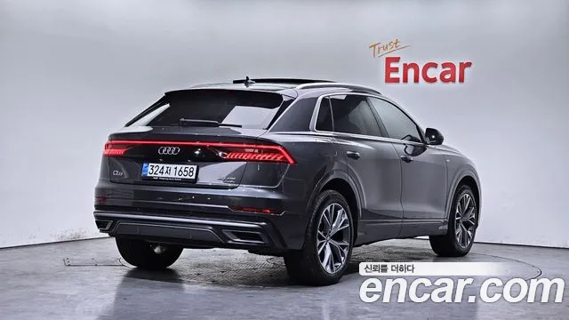 Audi Q8 2021