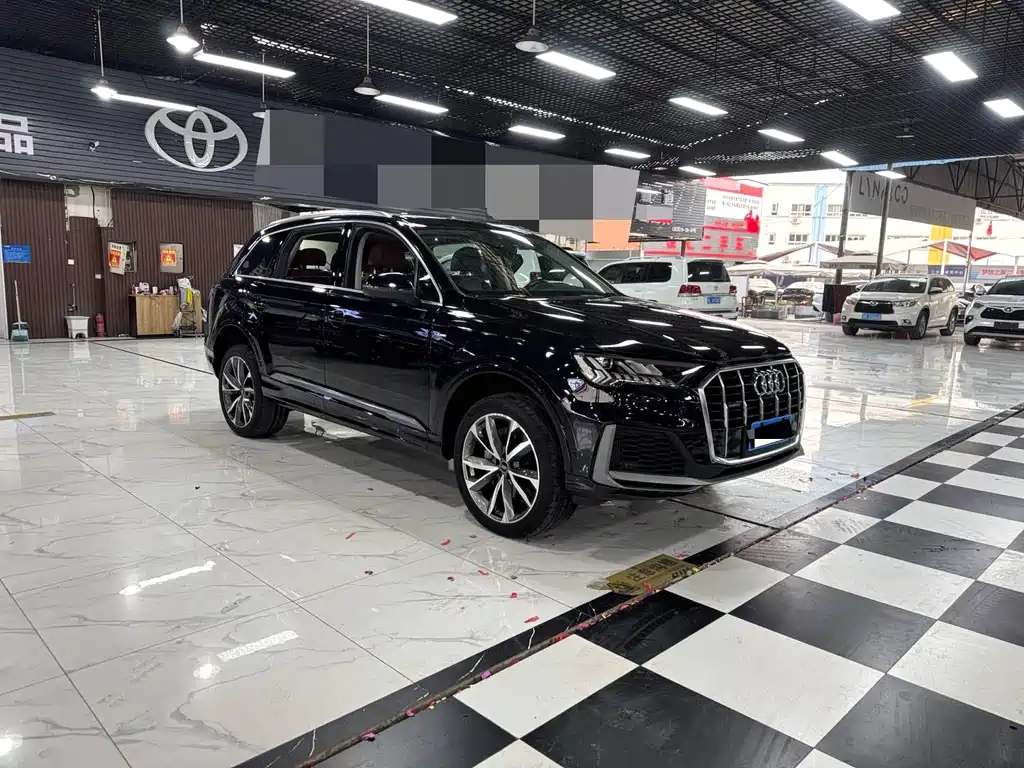 Audi Q7 2021
