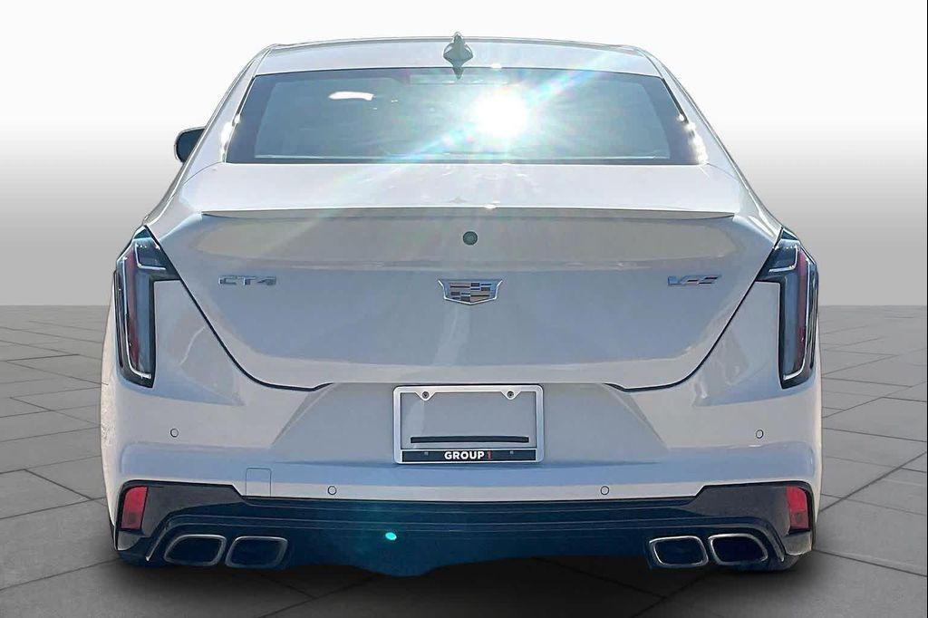 Cadillac CT4 2021