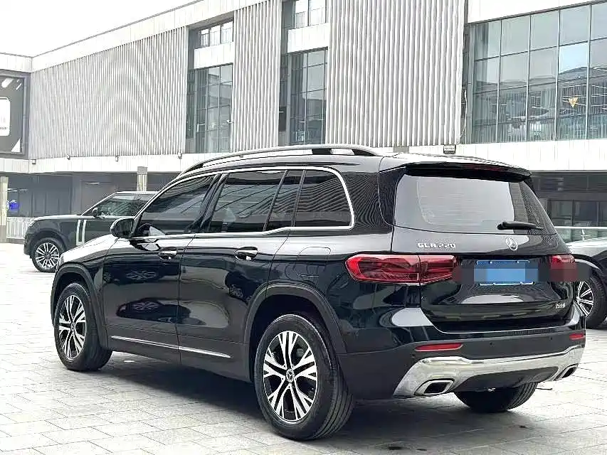 Mercedes-Benz GLB 2024
