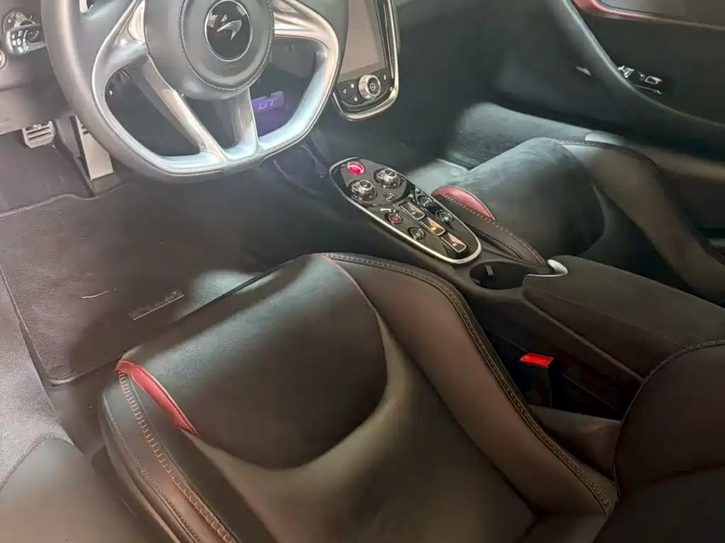 McLaren GT 2021
