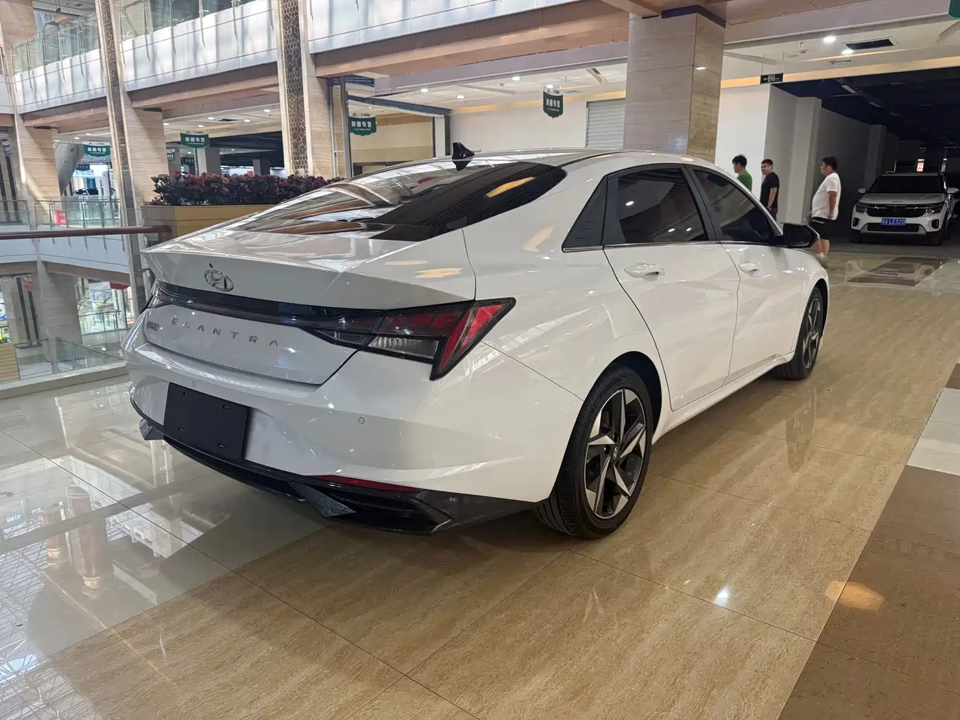 Hyundai Elantra 2023