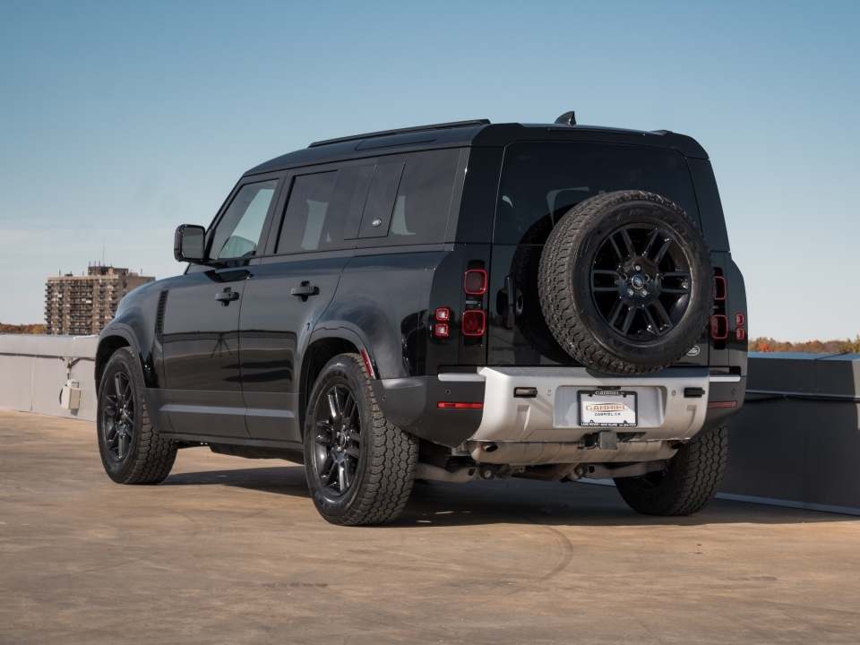 Land Rover Defender 2023
