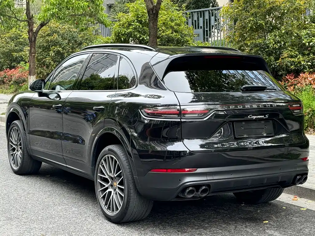 Porsche Cayenne 2022