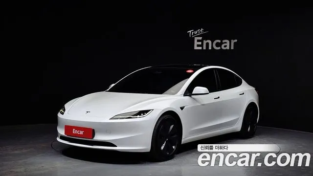 Tesla Model 3 2024