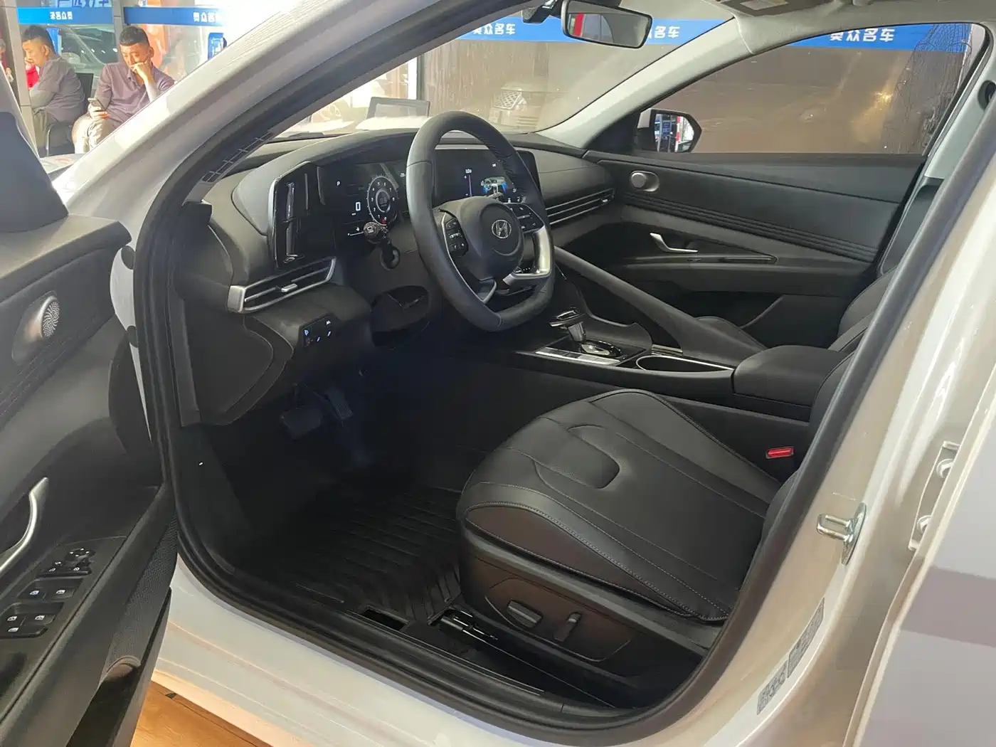 Hyundai Elantra 2023
