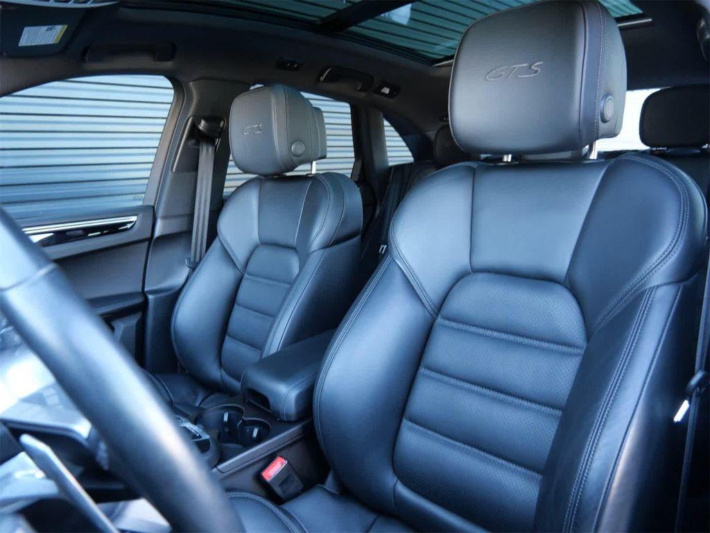 Porsche Macan 2021
