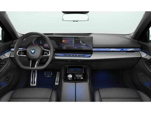 BMW i5 2023