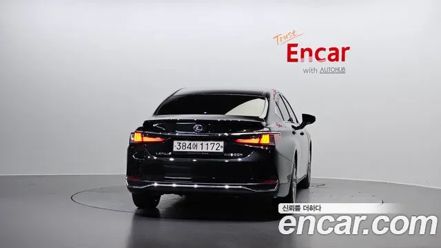 Lexus ES 2021