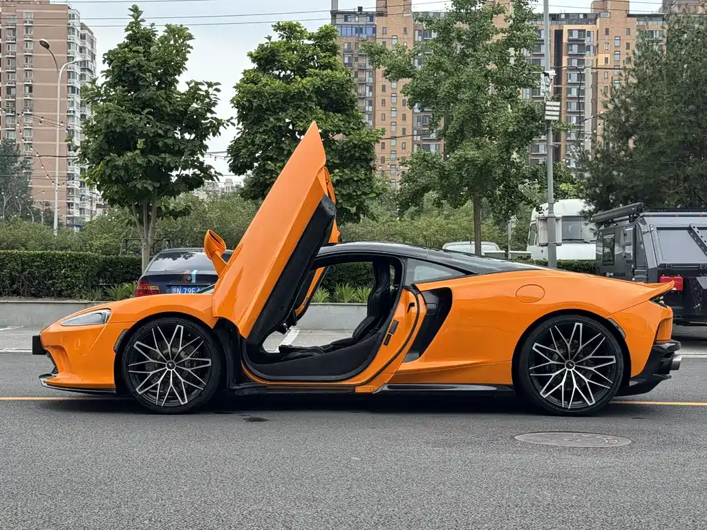McLaren GT 2022