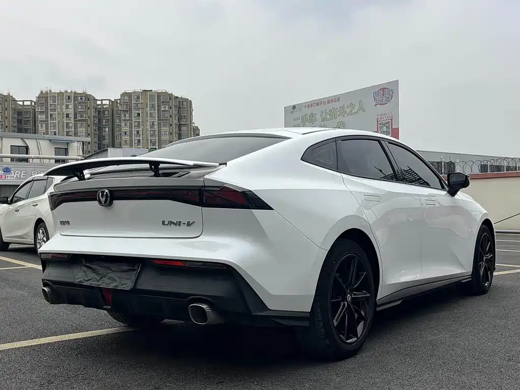 Changan UNI-V 2022