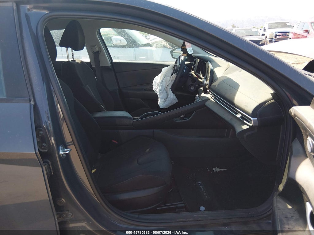 Hyundai Elantra 2023