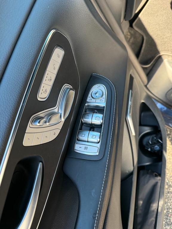 Mercedes-Benz V 300 2023