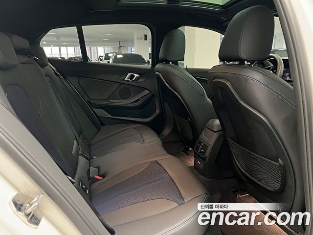 BMW 1 серии 2023