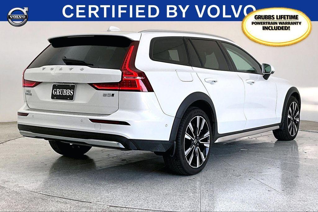 Volvo V60 Cross Country 2025