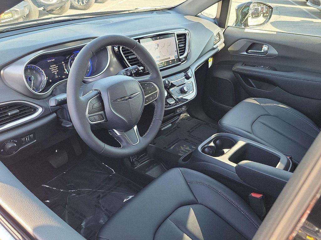 Chrysler Voyager 2025