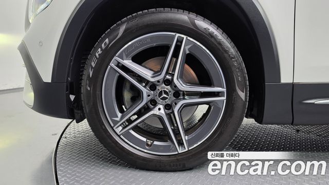 Mercedes-Benz GLB 2021
