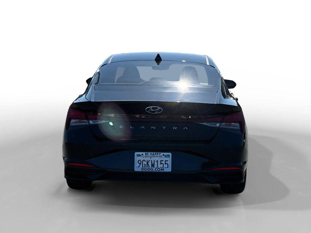 Hyundai Elantra 2023