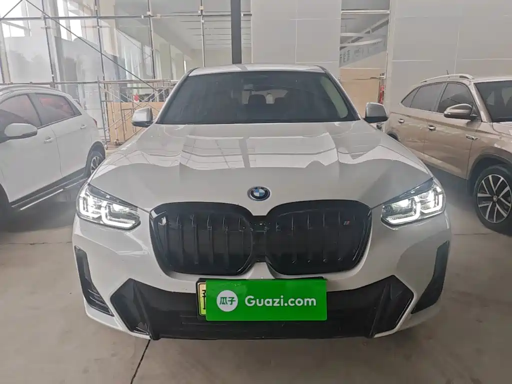 BMW iX3 2024