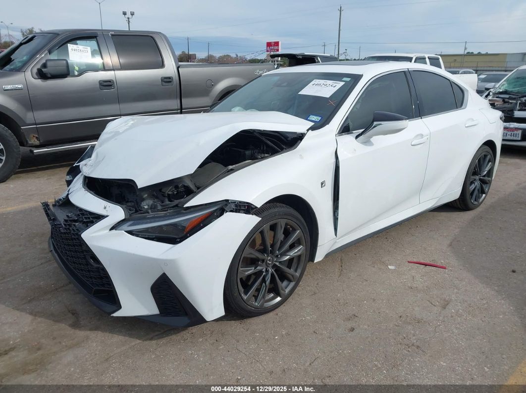 Lexus IS 2023