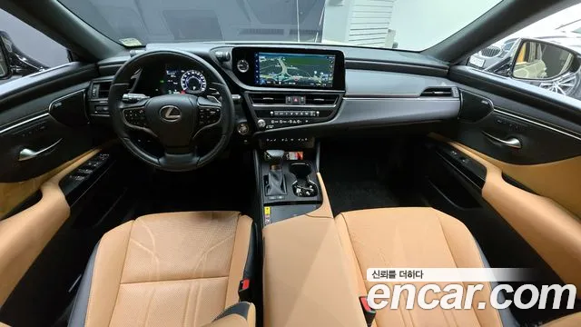 Lexus ES 2024