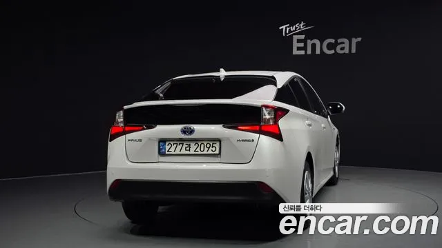 Toyota Prius 2021