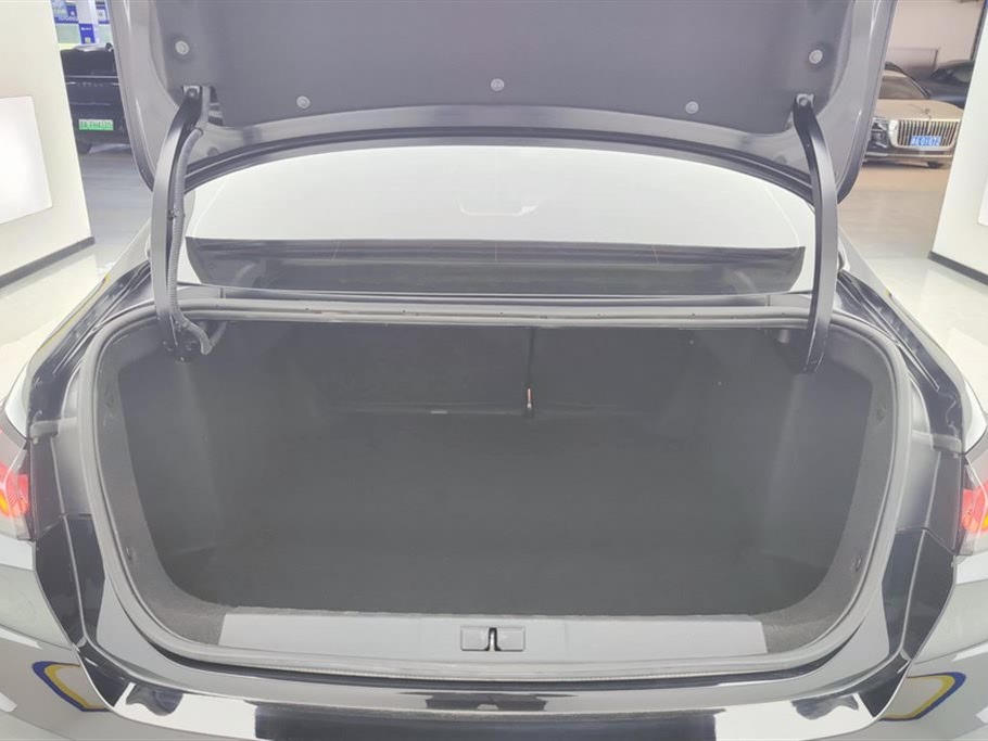 Peugeot 408 2022