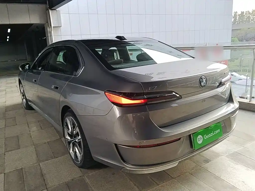 BMW i7 2023