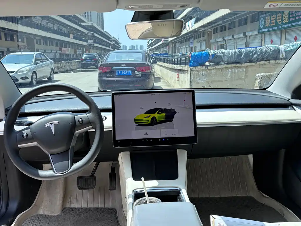 Tesla Model 3 2023