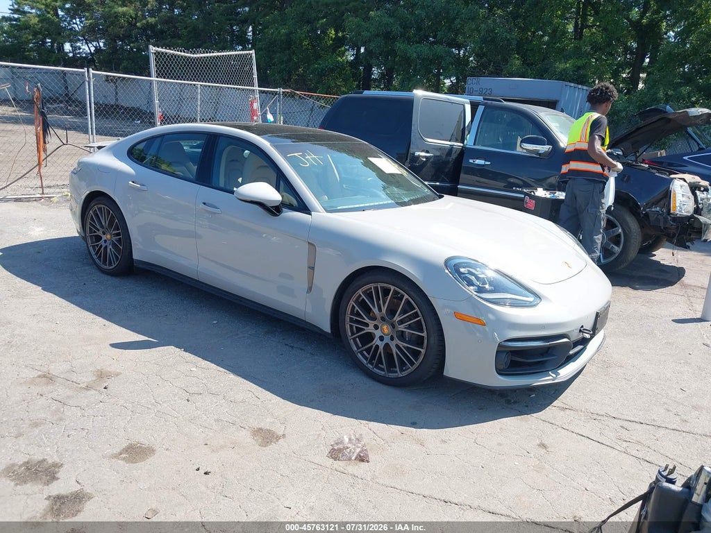 Porsche Panamera 2023