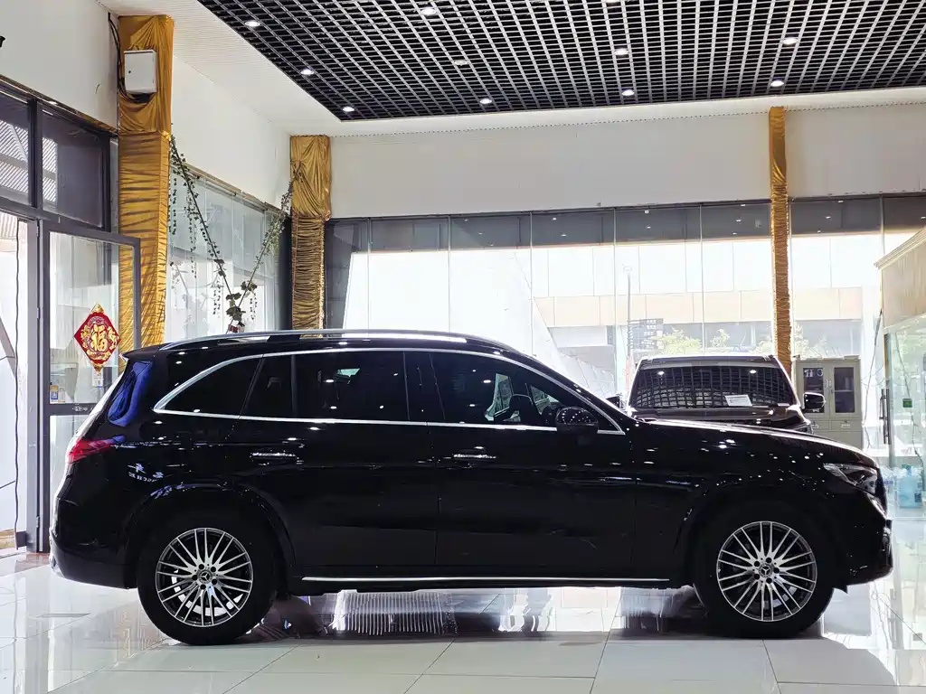 Mercedes-Benz GLC 2023