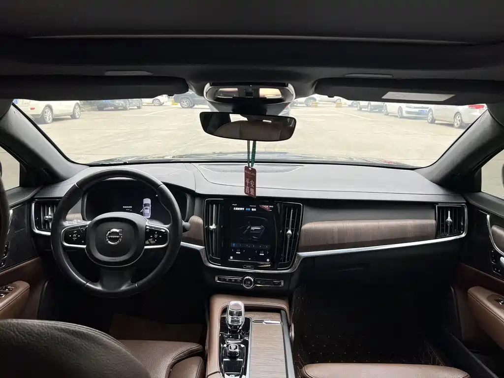 Volvo S90 2023