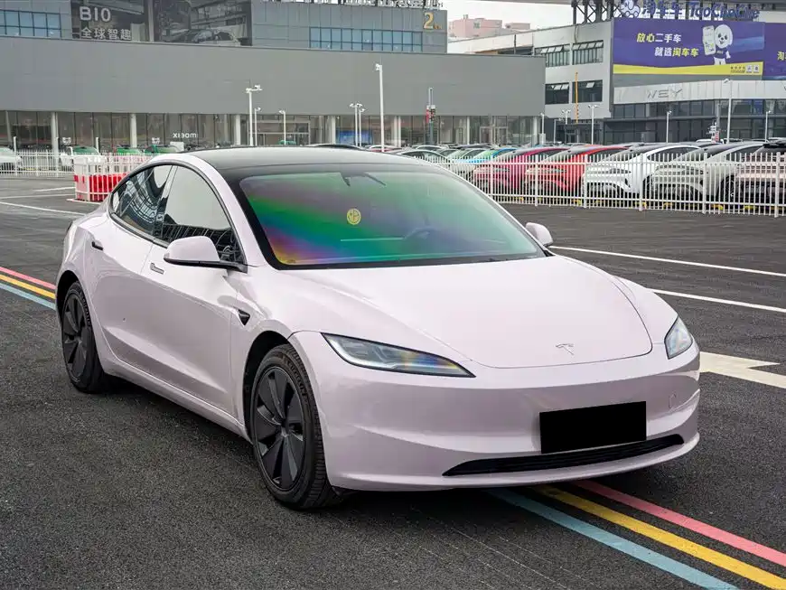 Tesla Model 3 2024
