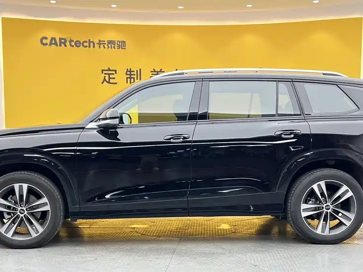 Audi Q6 2025