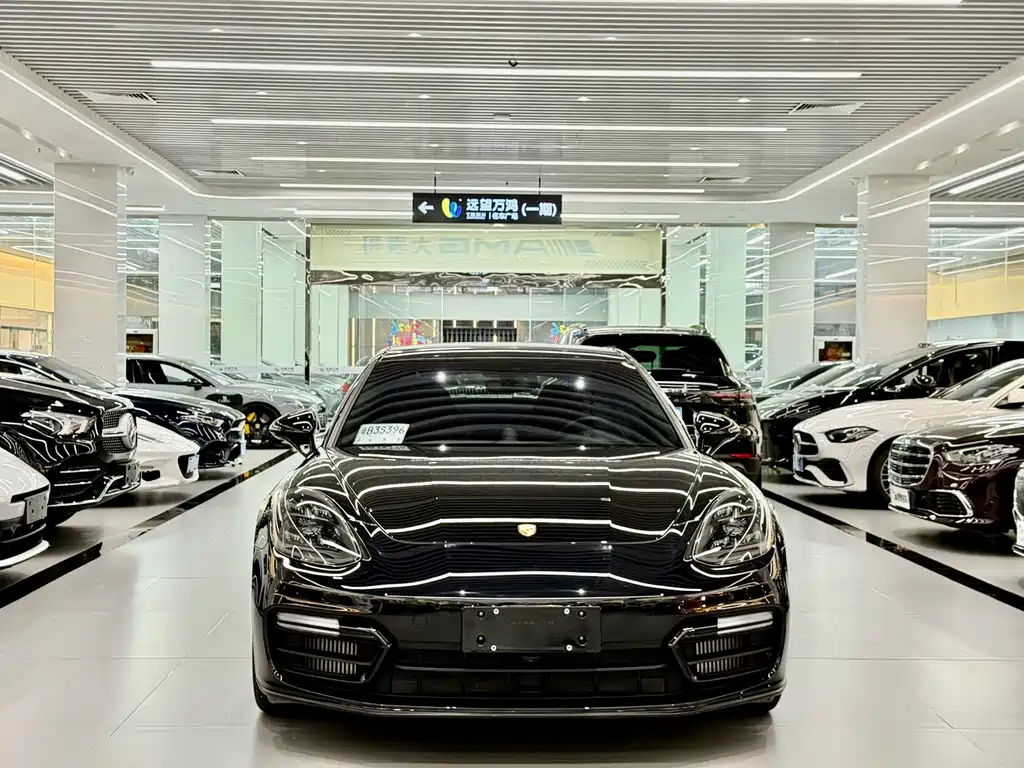 Porsche Panamera 2023