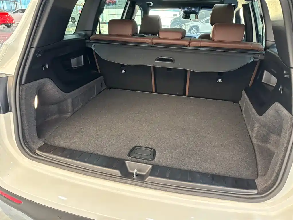 Mercedes-Benz GLB 2024