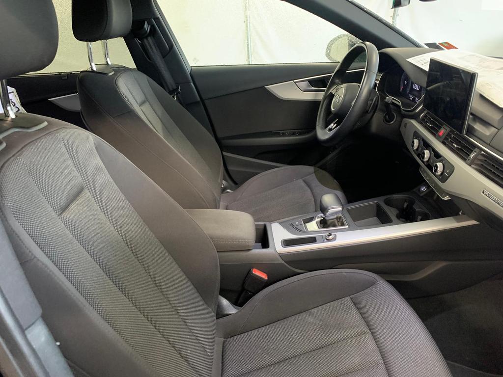 Audi A4 2023
