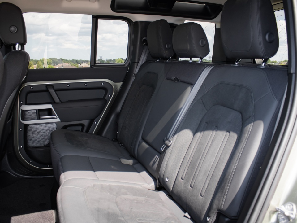 Land Rover Defender 2022