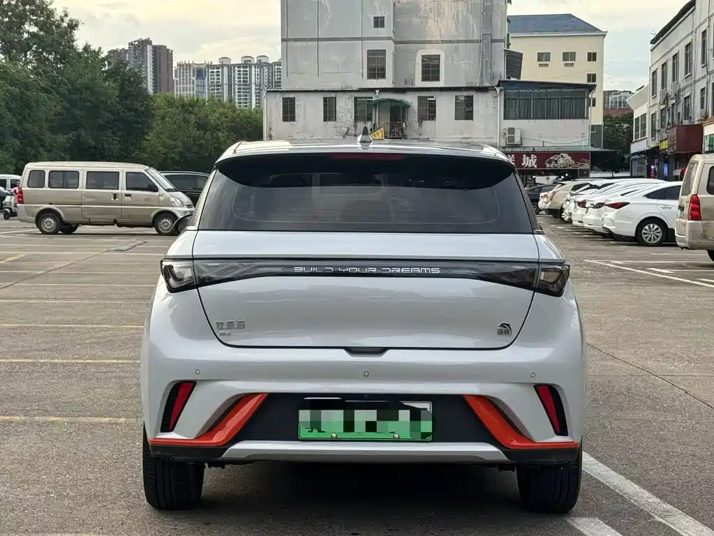 BYD Dolphin 2023