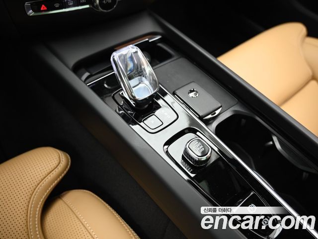 Volvo V60 2024
