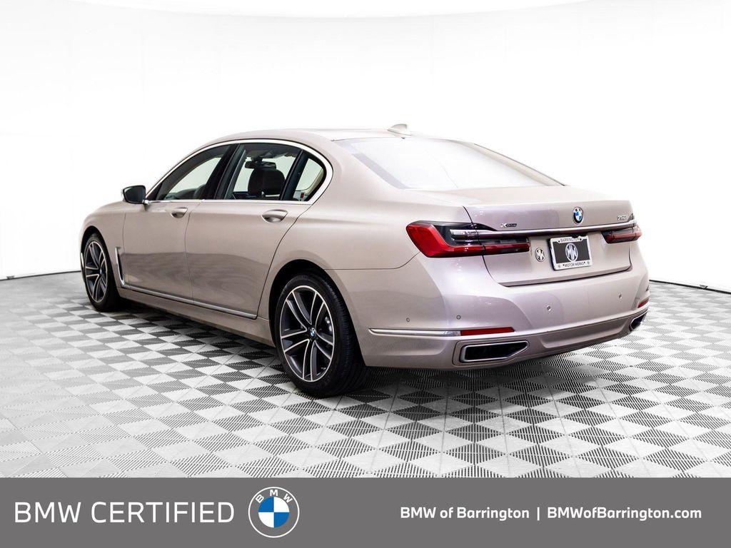 BMW 750 2022