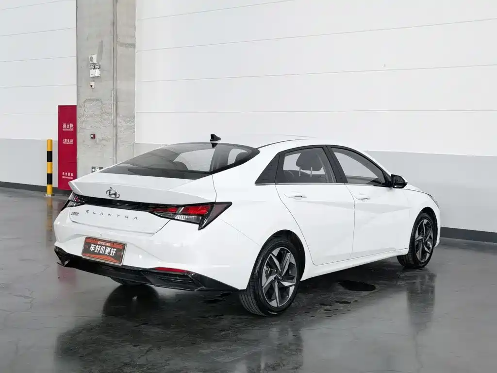 Hyundai Elantra 2021