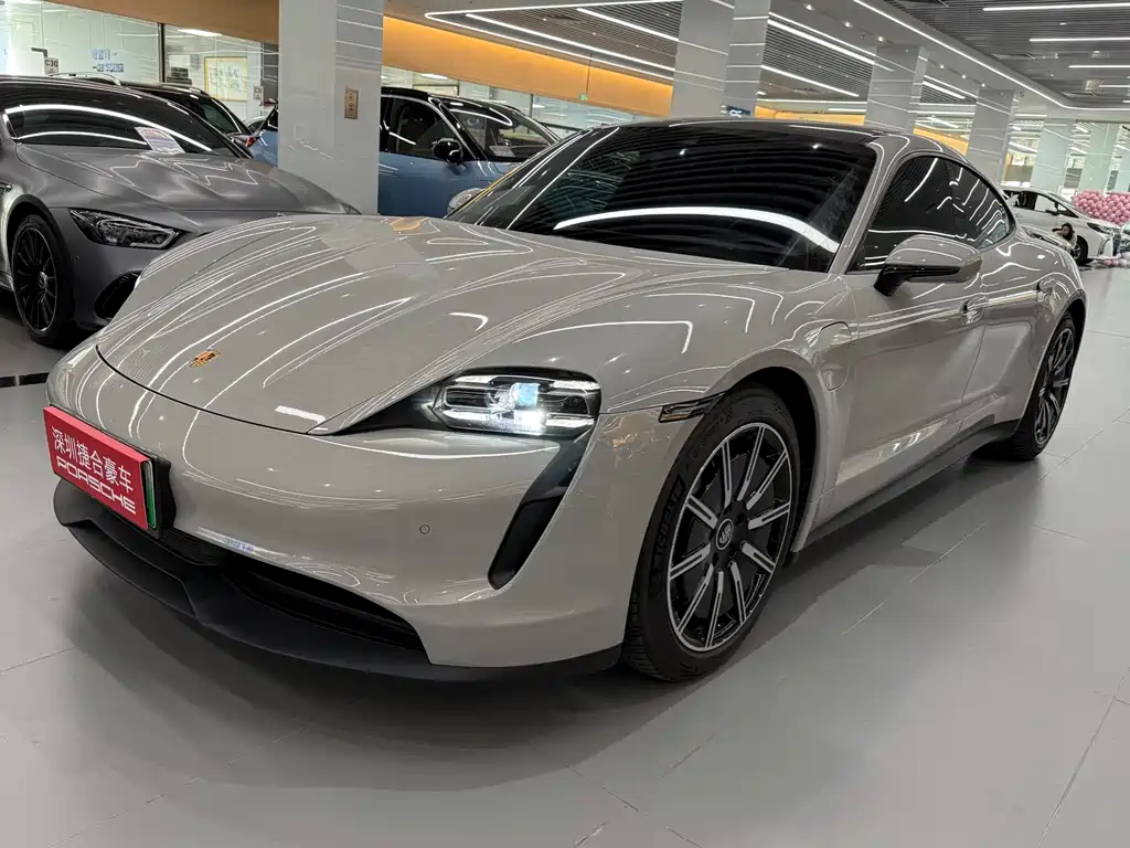 Porsche Taycan 2022